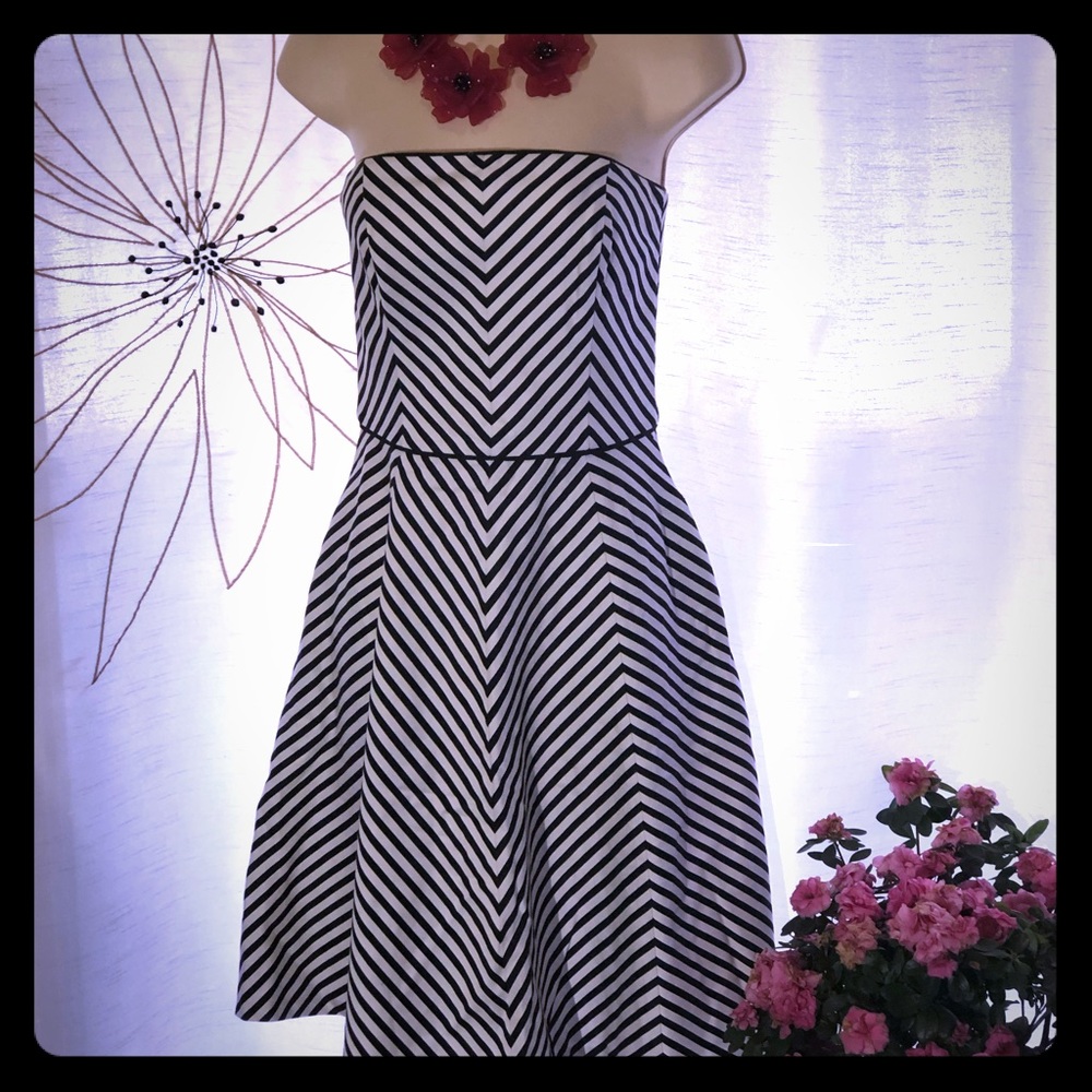 Striped chevron black and white dress!!